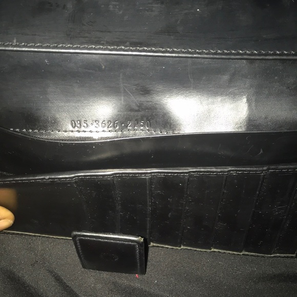 Used Woman’s Gucci Wallet—Please Read Description. - Picture 7 of 8